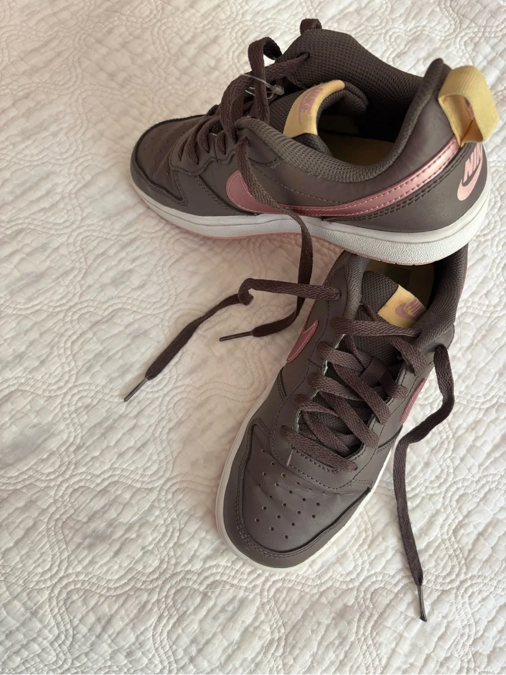Nike Court Borough Low 2 (GS) in the Violet Ore / Pink Glaze colorway.